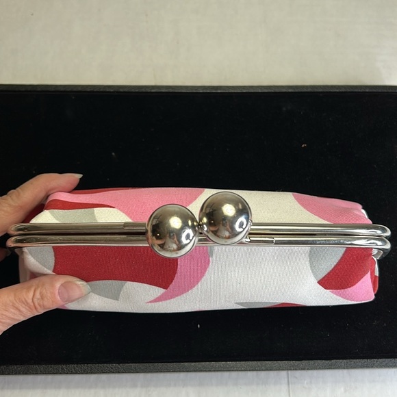 VINTAGE 2000’S CLUTCH /PURSE /MAKE UP CASE CHRISTINA AGUILERA GEOMETRIC CLUTCH - Picture 3 of 13